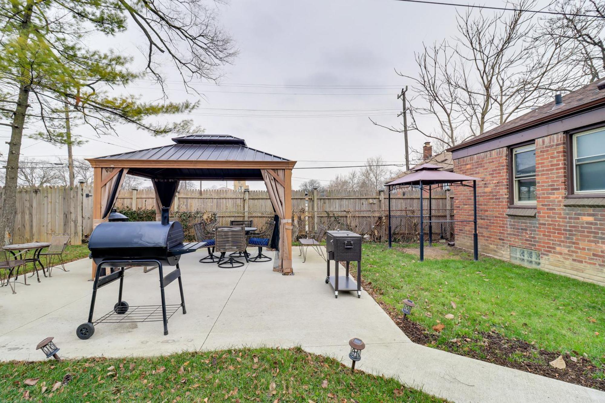 Family-Friendly Detroit Home 12 Mi To Downtown! Exterior photo